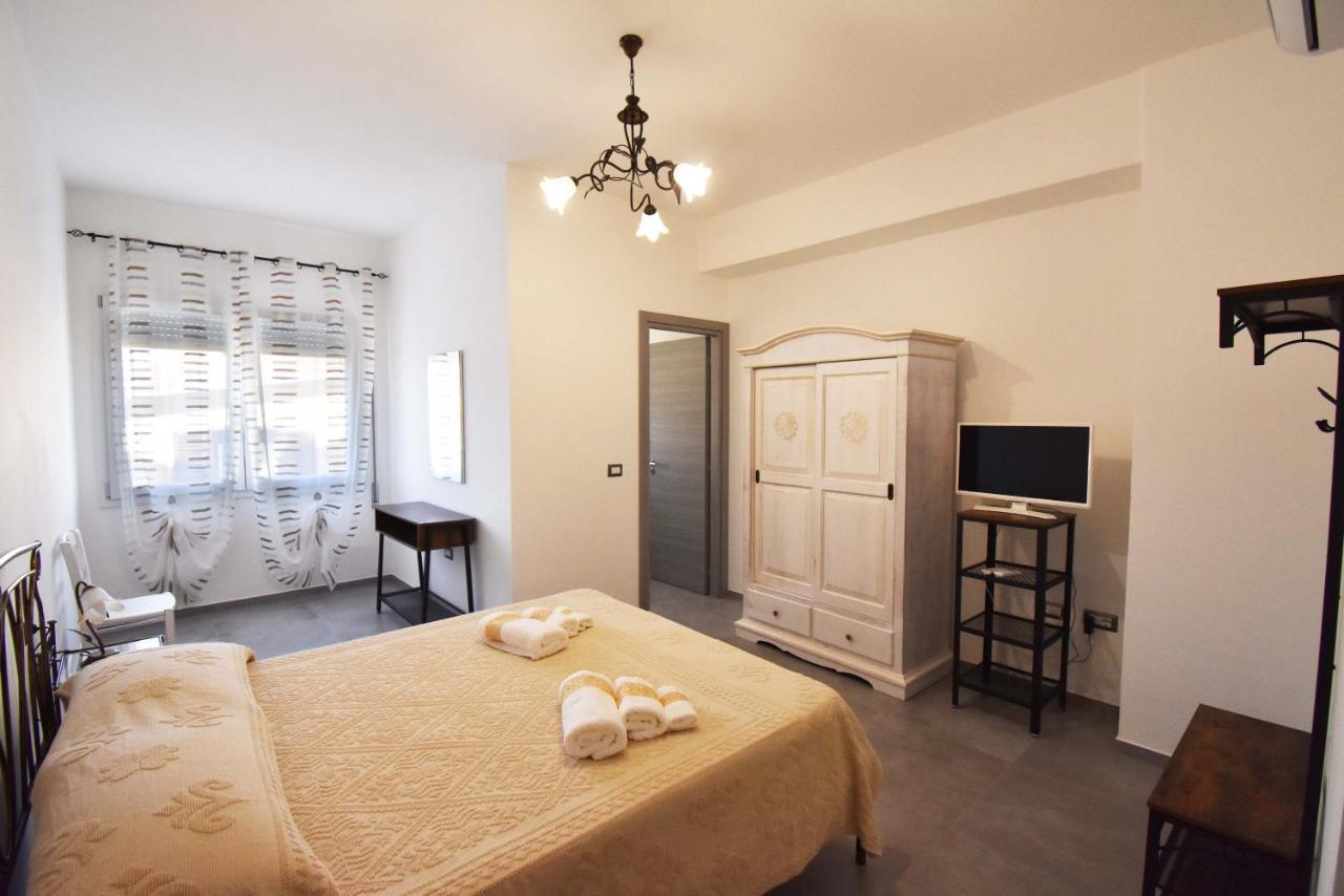 B&B Centrale Тортолі Екстер'єр фото