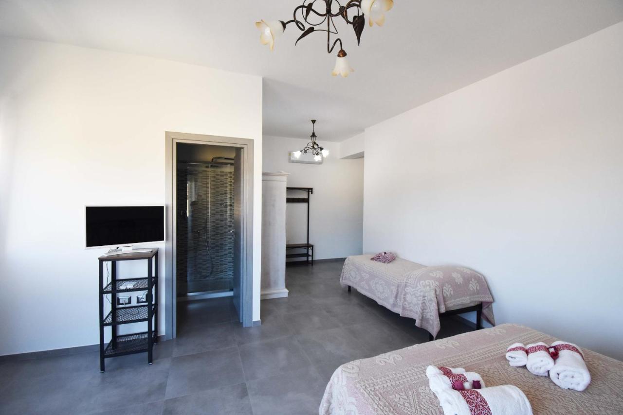 B&B Centrale Тортолі Екстер'єр фото