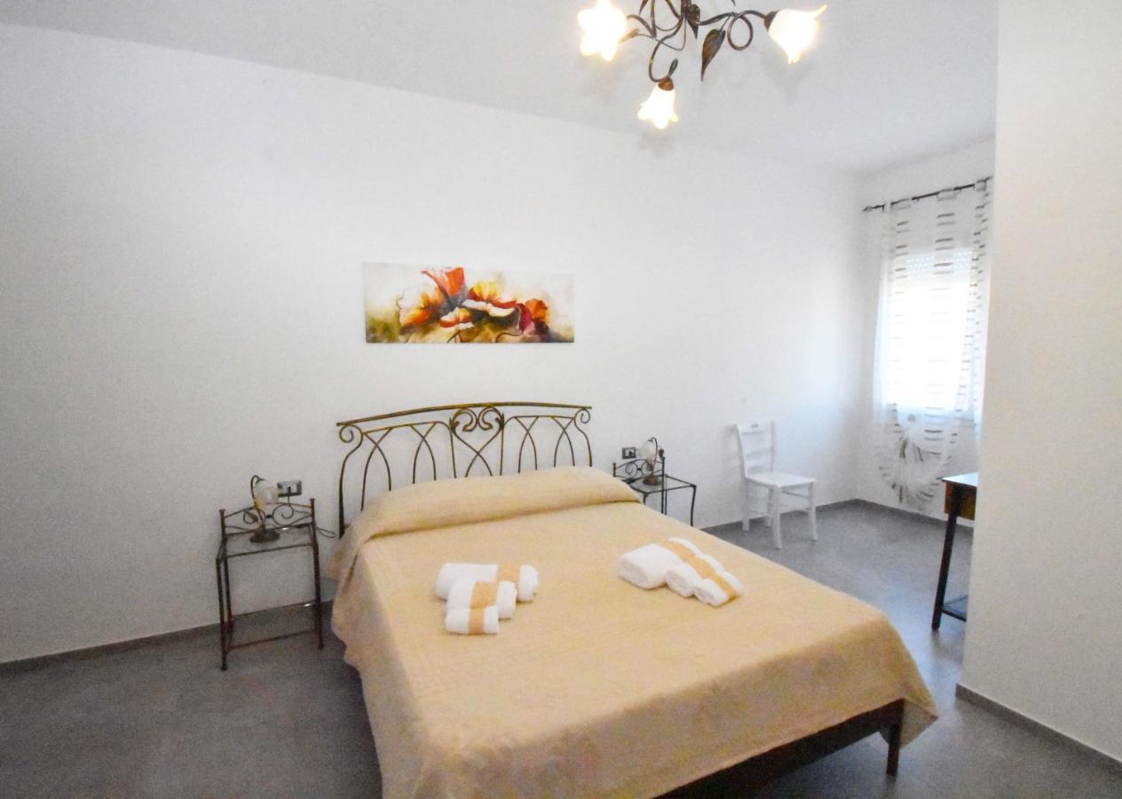B&B Centrale Тортолі Екстер'єр фото